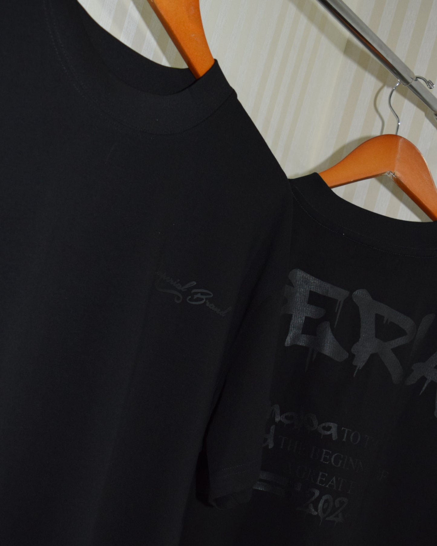 TOTAL BLACK